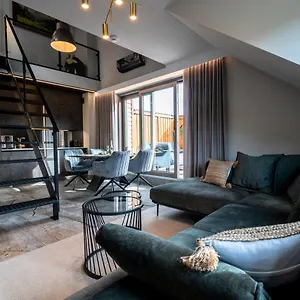 szklarska-view-luxury-apartment.szklarskaporebahotels.net/